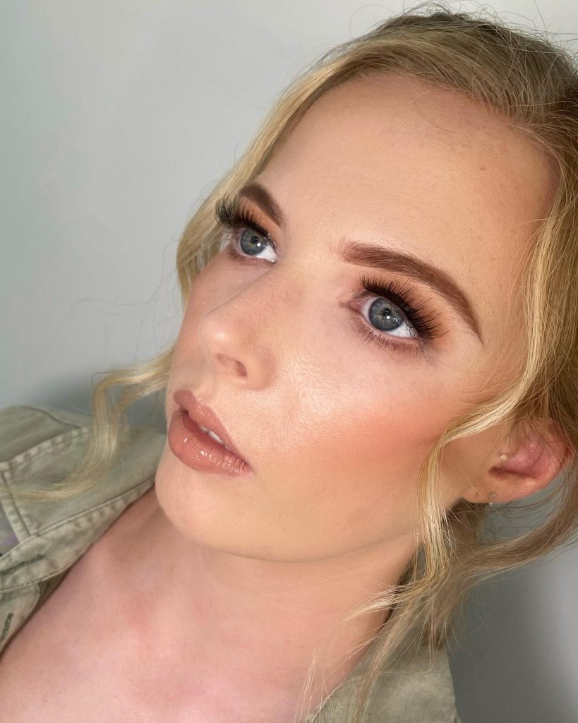 soft glam makeup look with dewy skin