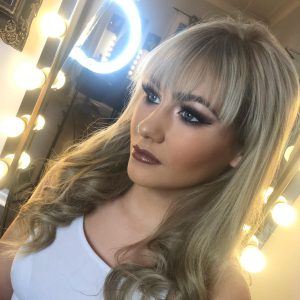 dark eyes and brown lipstick makeup look